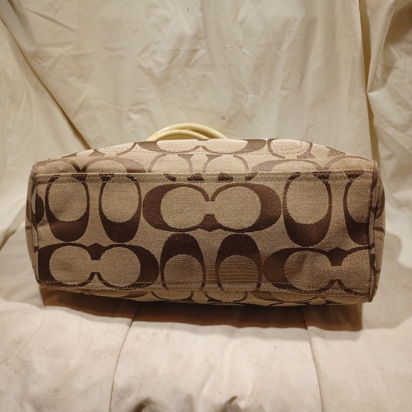 Coach daisy tote - Picture 5 of 10